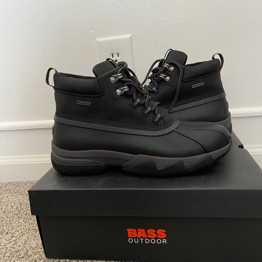 Bass Outdoor Women's Black hiking /Winter Boots size 9